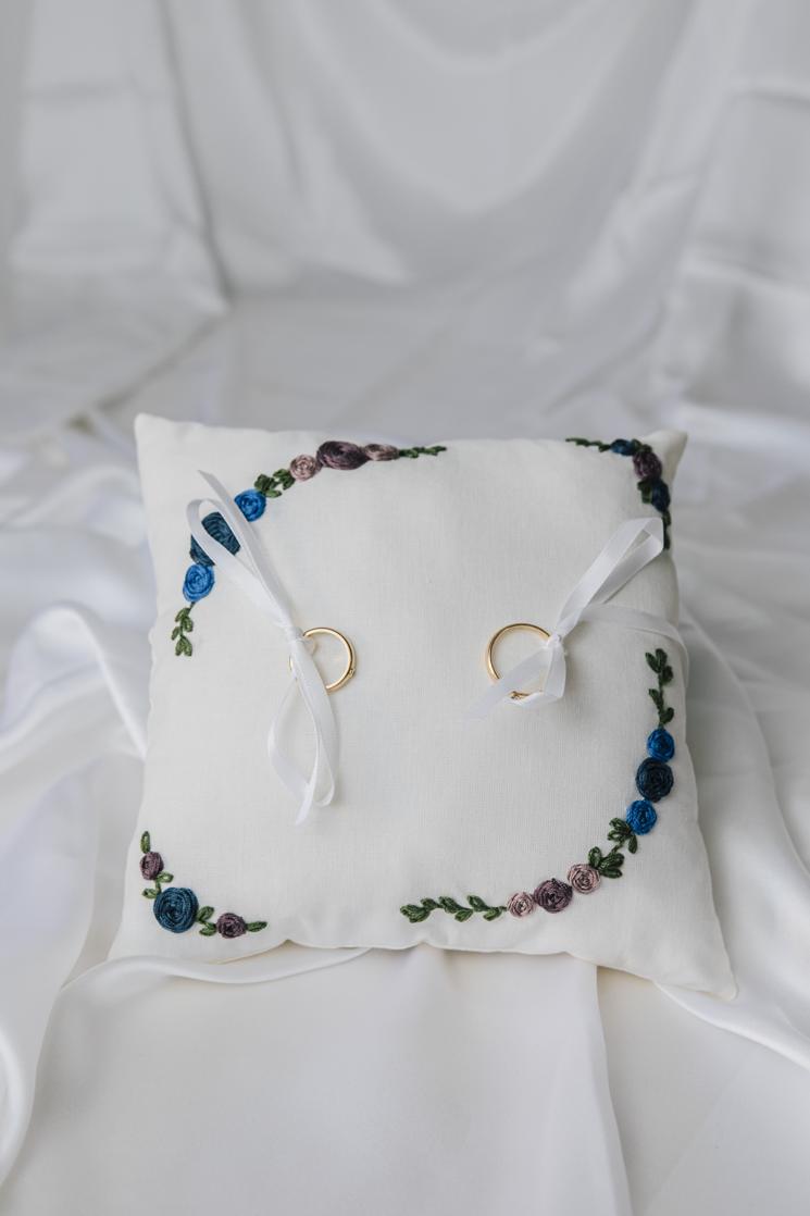 Ring pillows